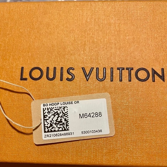 **SOLD**❤️Louis Vuitton Louise Earrings ❤️ - Picture 7 of 7